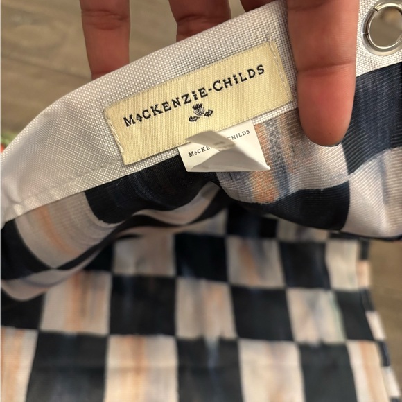 Mackenzie - Childs Christmas Frog Flag - Picture 4 of 4